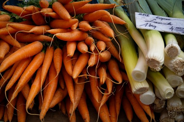 What role does smart home integration play in UK kitchens?