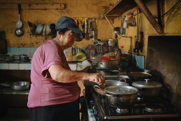 Discover how uk kitchen ambiance transforms your dining & bar experience